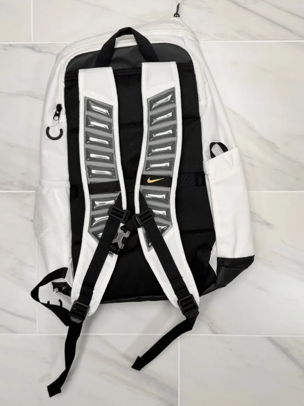 Nike 32L Varsity Elite Backpack 'White/Black/Metallic Gold' HM9965-100 OS